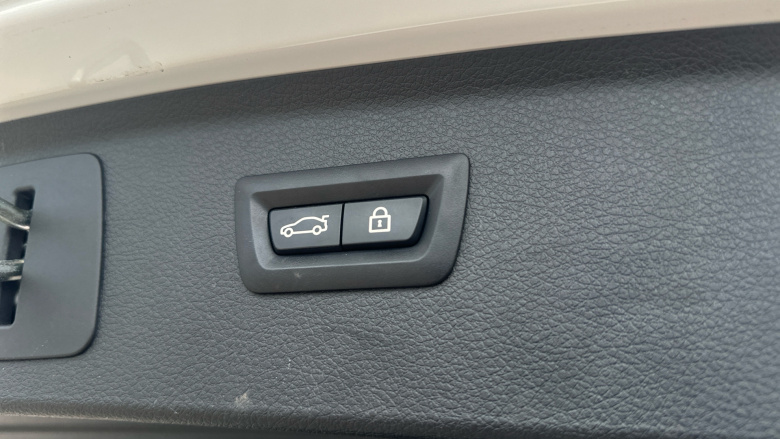 BMW 2 Series 225xe M Sport 5dr Auto Hatchback